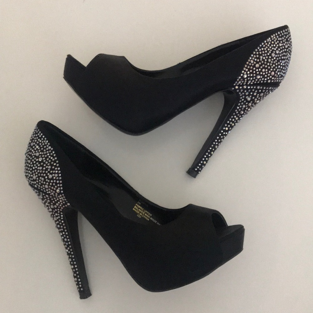 Steve Madden Black Satin Heels